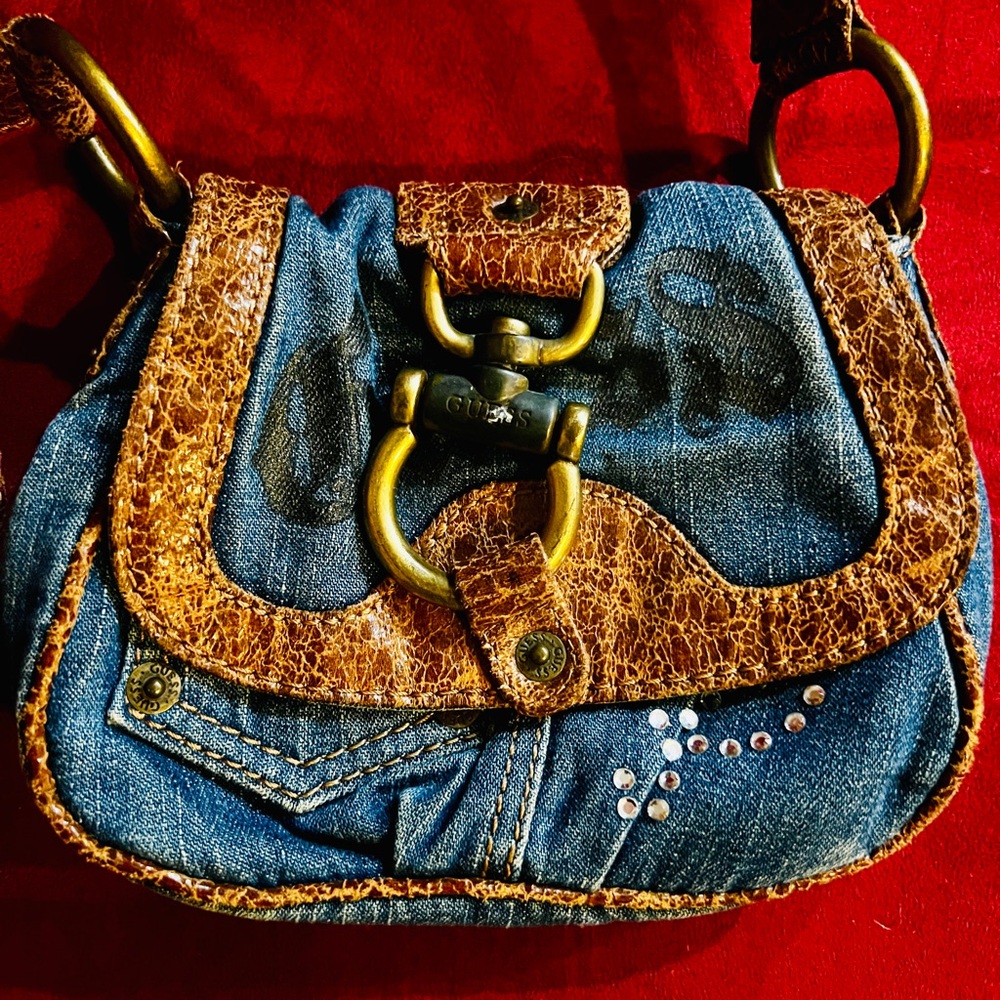 RARE BEAUTIFUL 😍😍vintage Denim GUESS  crossbody purse Monogram🔥🔥🔥